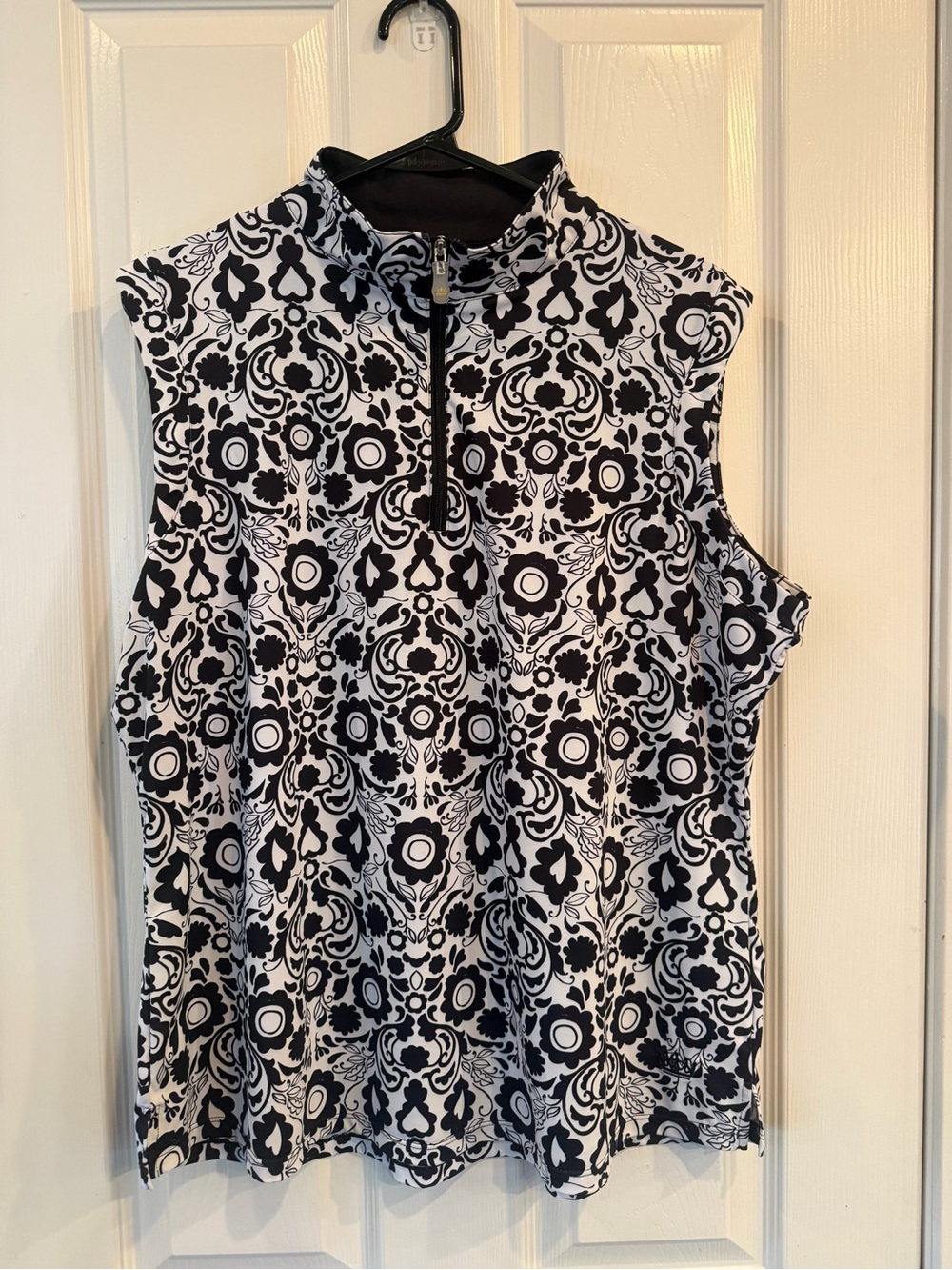 Kastel Denmark 1X Black & White Printed Sleeveless Mock Neck Top